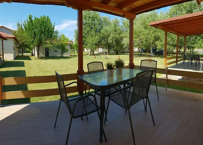 Camping Linaraki Apartments & Bungalows